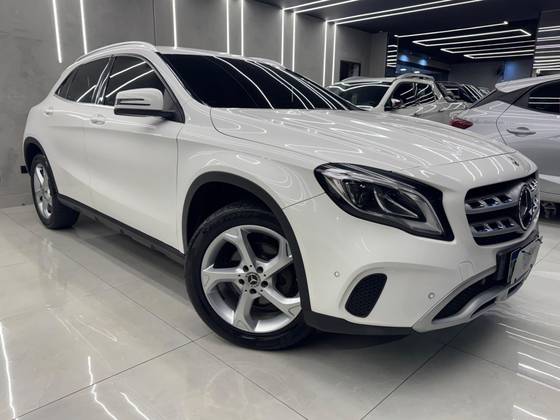 MERCEDES-BENZ GLA 200 1.6 CGI FLEX ADVANCE 7G-DCT MERCEDES-BENZ GLA 200 1.6 CGI FLEX ADVANCE 7G-DCT